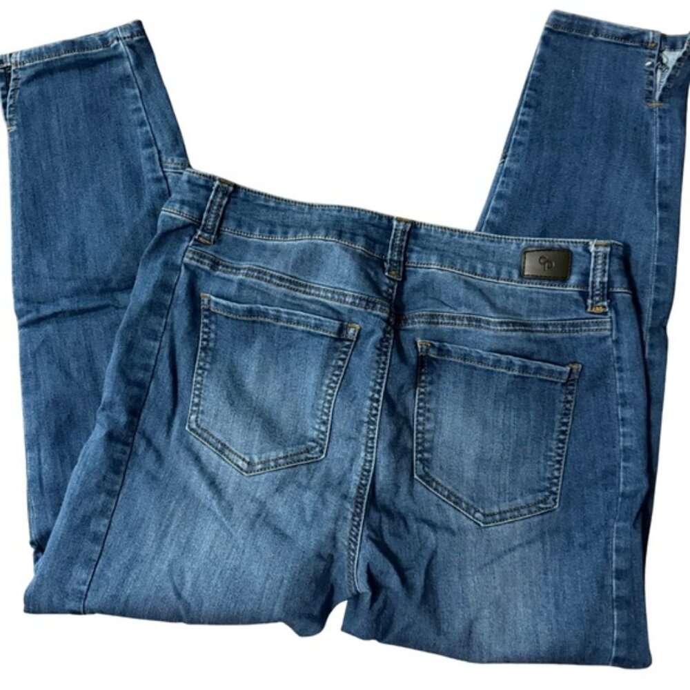 Celebrity Pink Mid-Wash Cropped Jeans